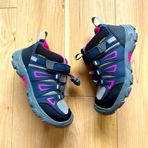 New Keen knotch peak girl size 11 shoes